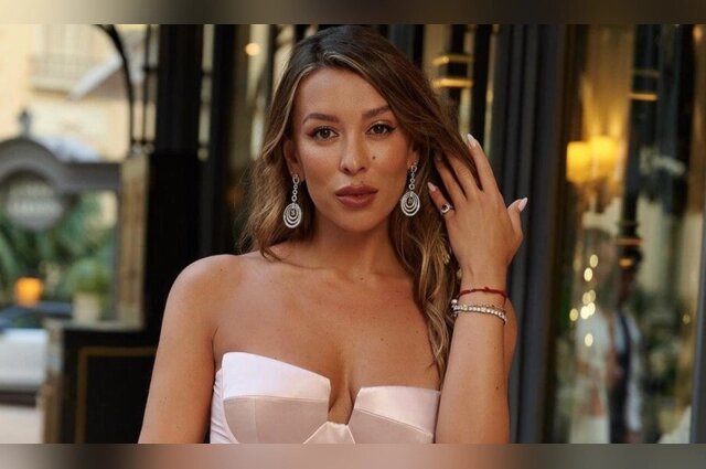    Подписчики напрямую спросили её, был ли роман с голливудской звездой Томом Крузом реальностью или всего лишь пиар-ходом. Фото: АиФ-Казань