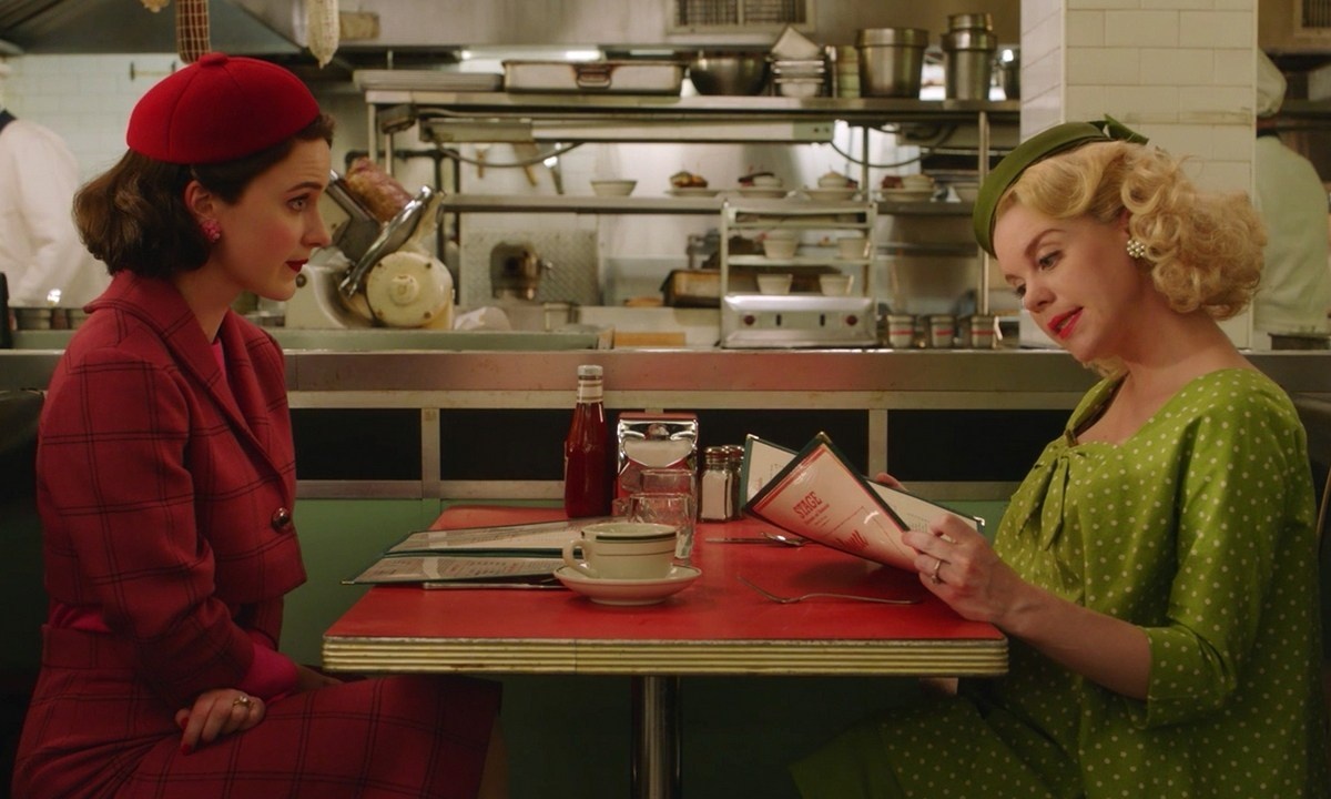 кадр из к/ф "Великолепная миссис Мэйзел"