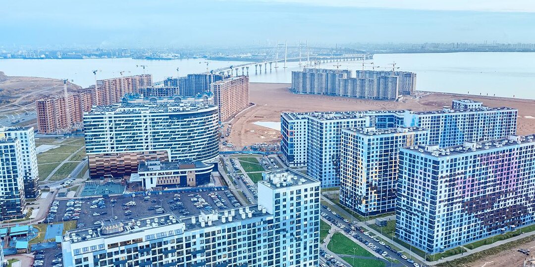 Ввод жилья в эксплуатацию упал почти во всех федеральных округах России