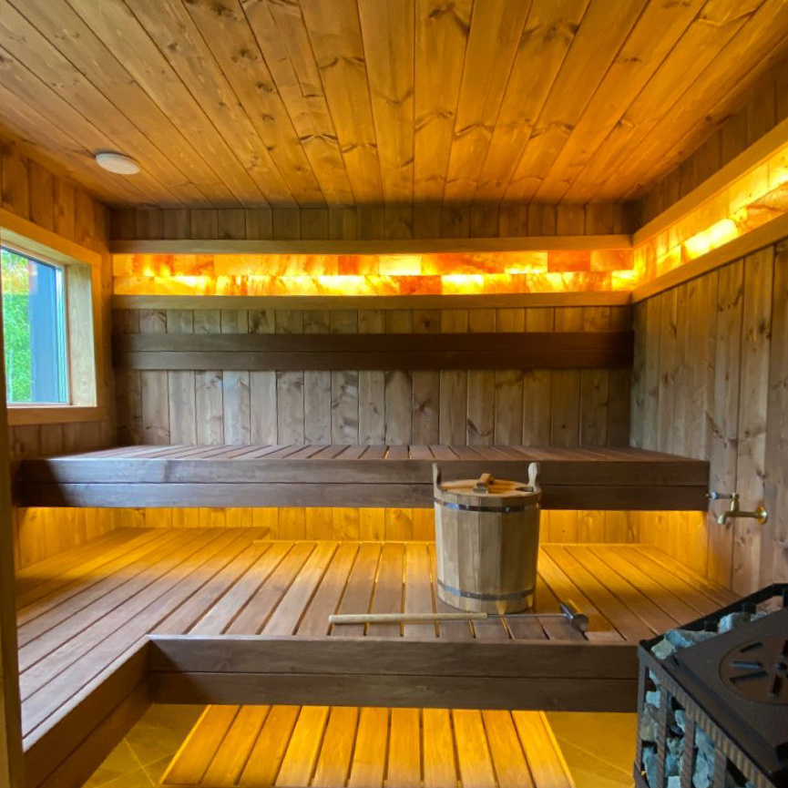 Лента из гималайской соли по всему периметру помещения. Фото pinterest.com