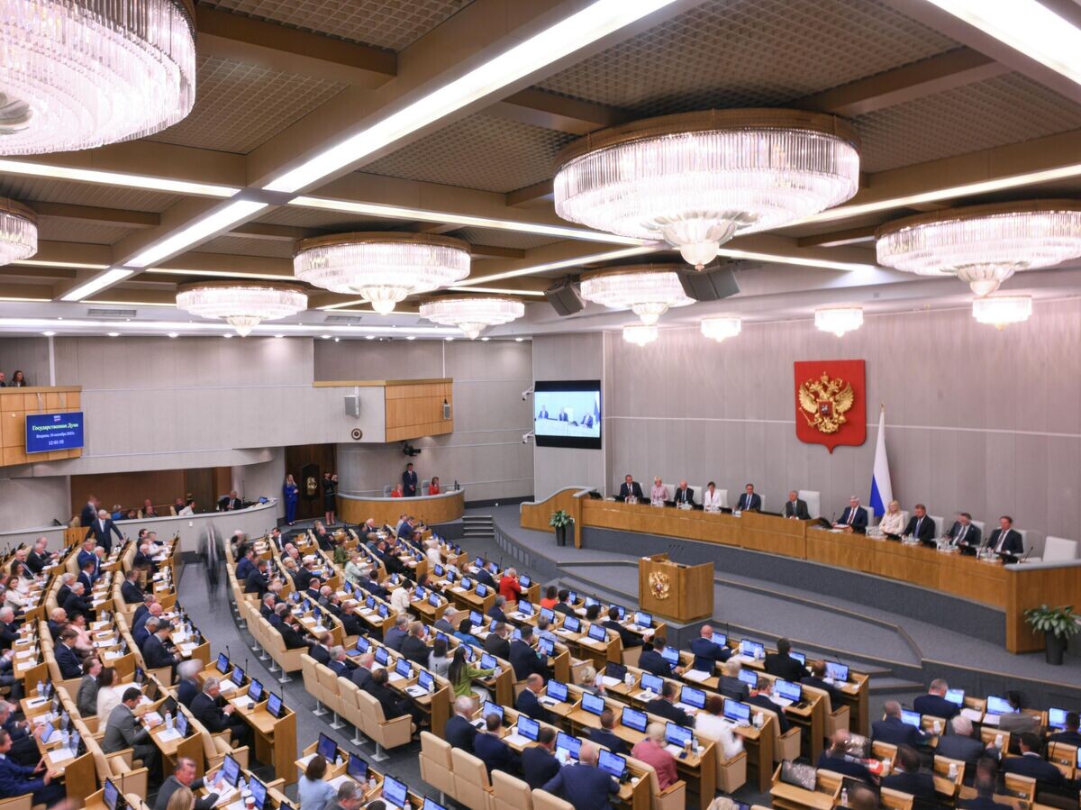    Депутаты на первом пленарном заседании осенней сессии Государственной Думы РФ© РИА Новости / Евгений Биятов