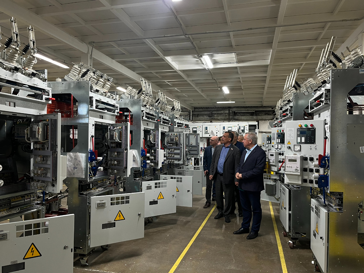 Делегация Законодательного собрания Нижегородской области на производстве «ТСН-электро»