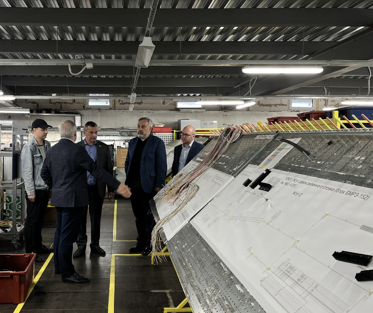 Депутаты Законодательного собрания на производстве «ТСН-электро»