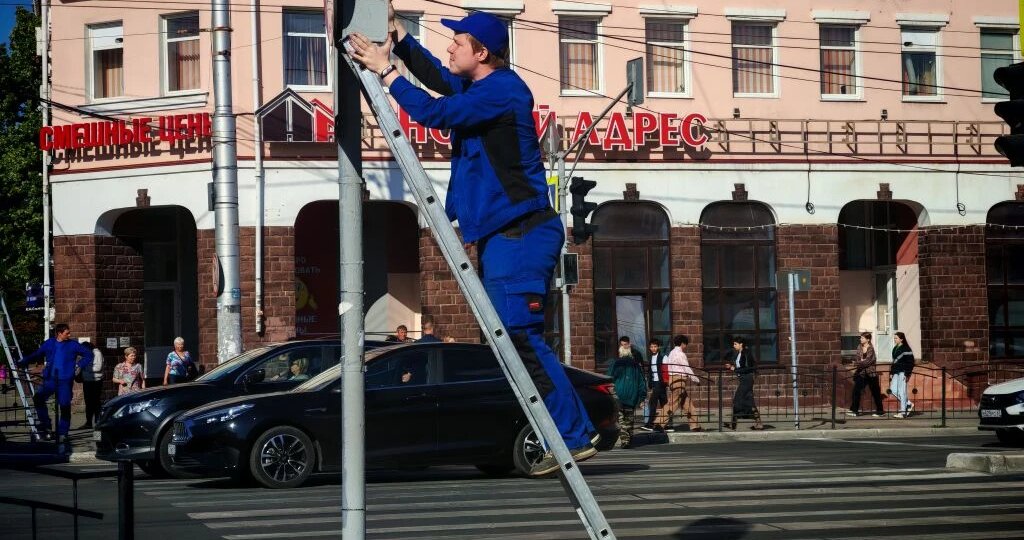 На перекрёстке в центре Калуги не работает светофор