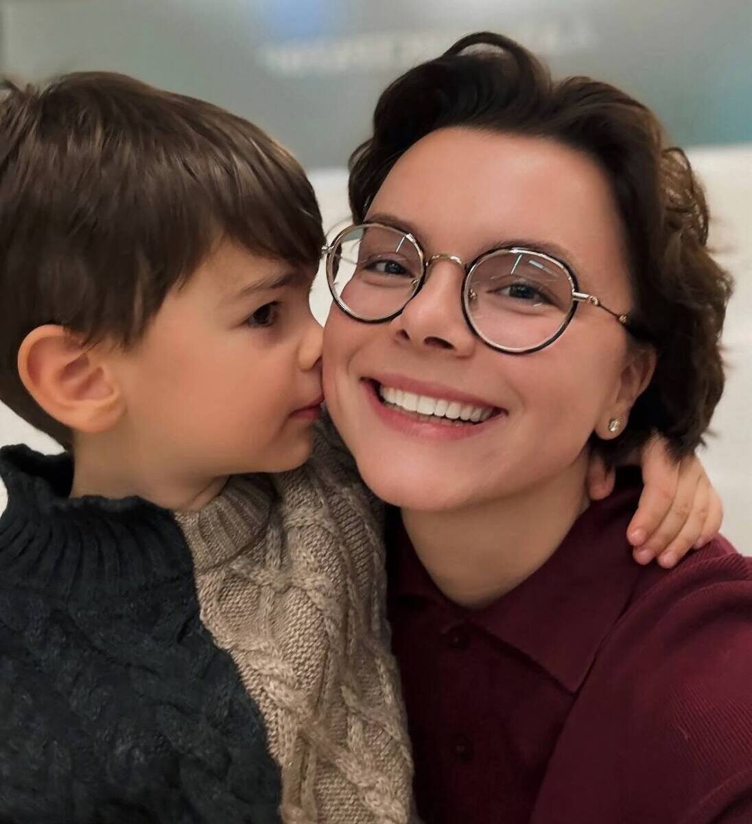 Татьяна Брухунова с сыном Ваганом. Фото: соцсети / @bruhunova
