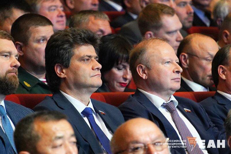    ЕАН / На фото глава ФАДН Игорь Баринов и сенаторы РФ Александр Высокинский и Виктор Шептий