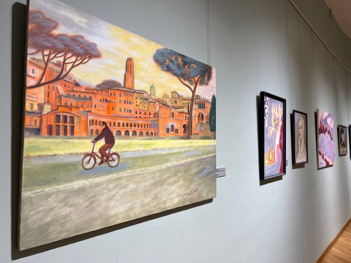    В Нижегородском художественном музее открылась выставка художника Алексея Акилова «Там белая лошадь у ручья»