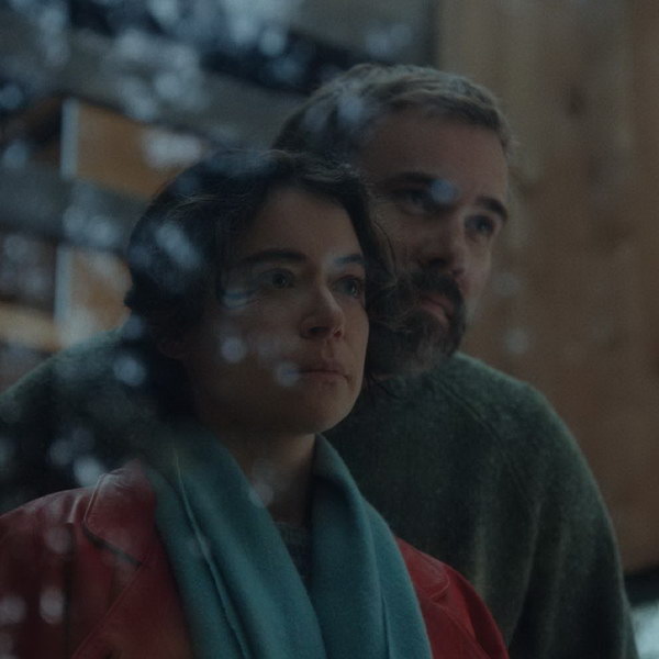     Татьяна Маслани и Россиф Сазерленд думают друг о друге в трейлере «Крипера»