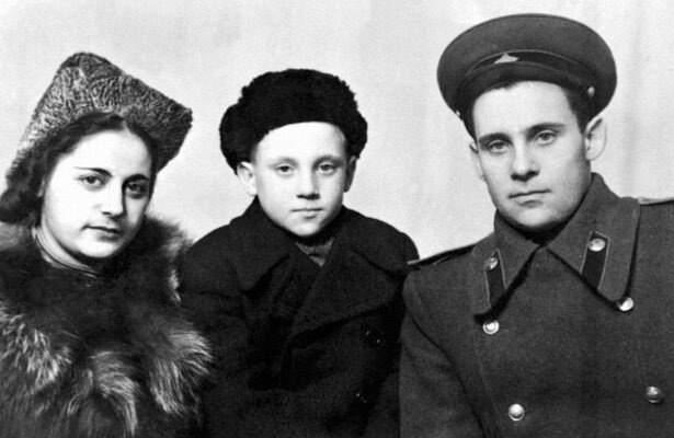Кем был отец Владимира Высоцкого