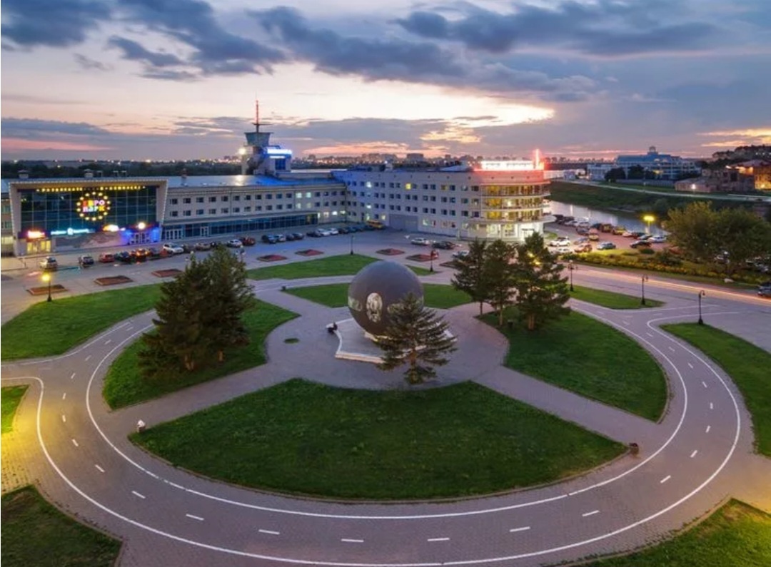 Нарисуем на небе самим солнцем круг в виде буквы "О" и пусть все вернется отвратительное тем, кто это однажды сделал