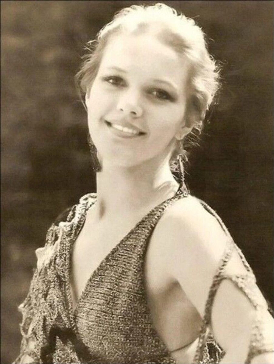 Елена Проклова