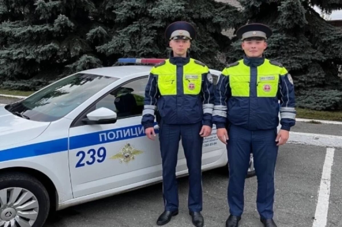    В Челябинске инспекторы ДПС экстренно доставили ребёнка в больницу