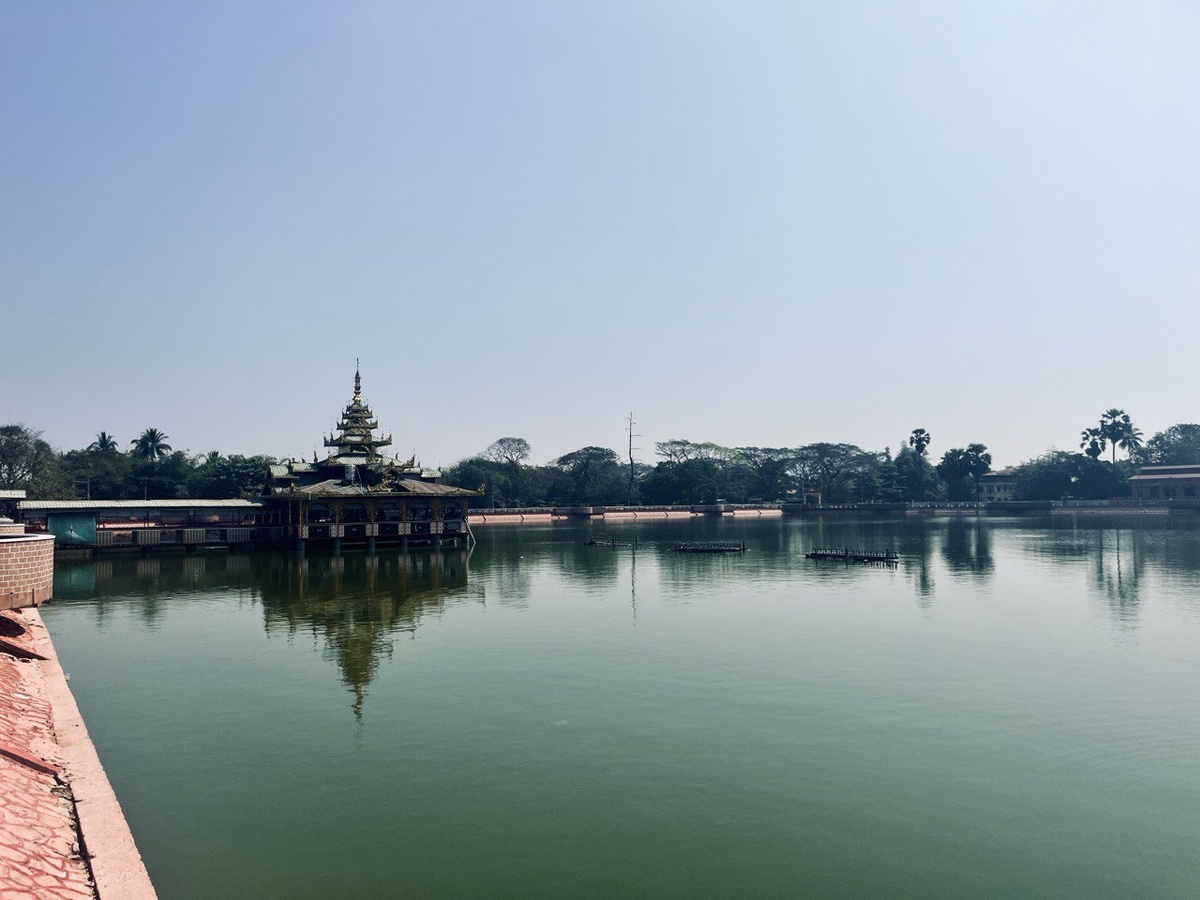 Пруд в Баго