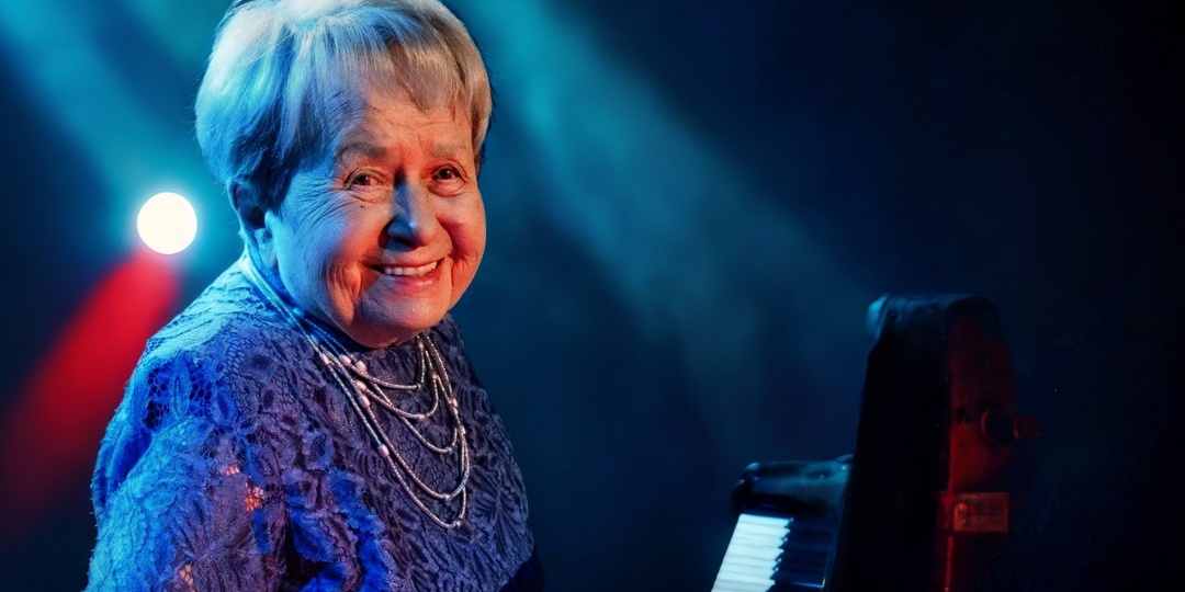 «Опустела без тебя земля»: 2 года без Добронравова. Как живет и о чем жалеет Александра Пахмутова?