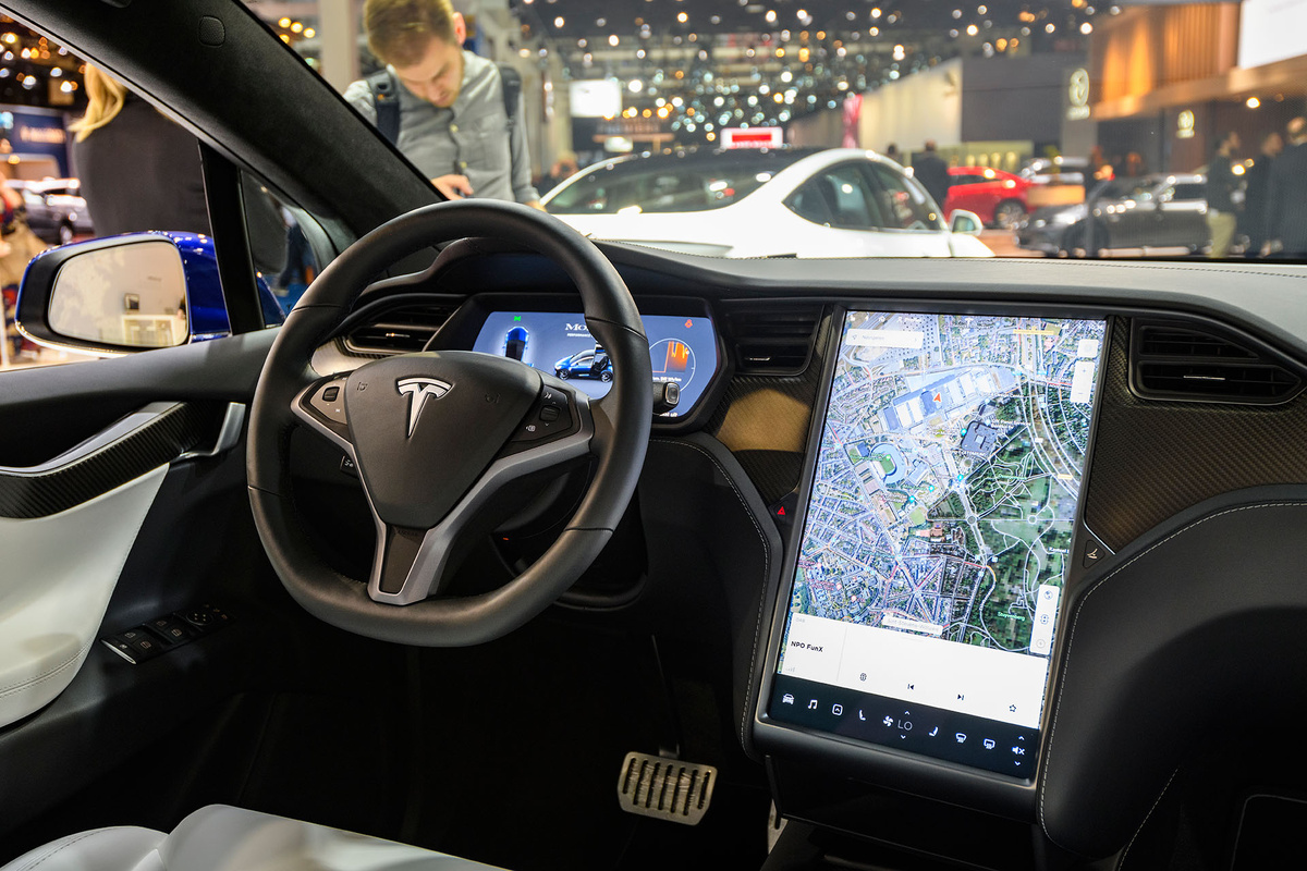    Внутренний дизайн Tesla
