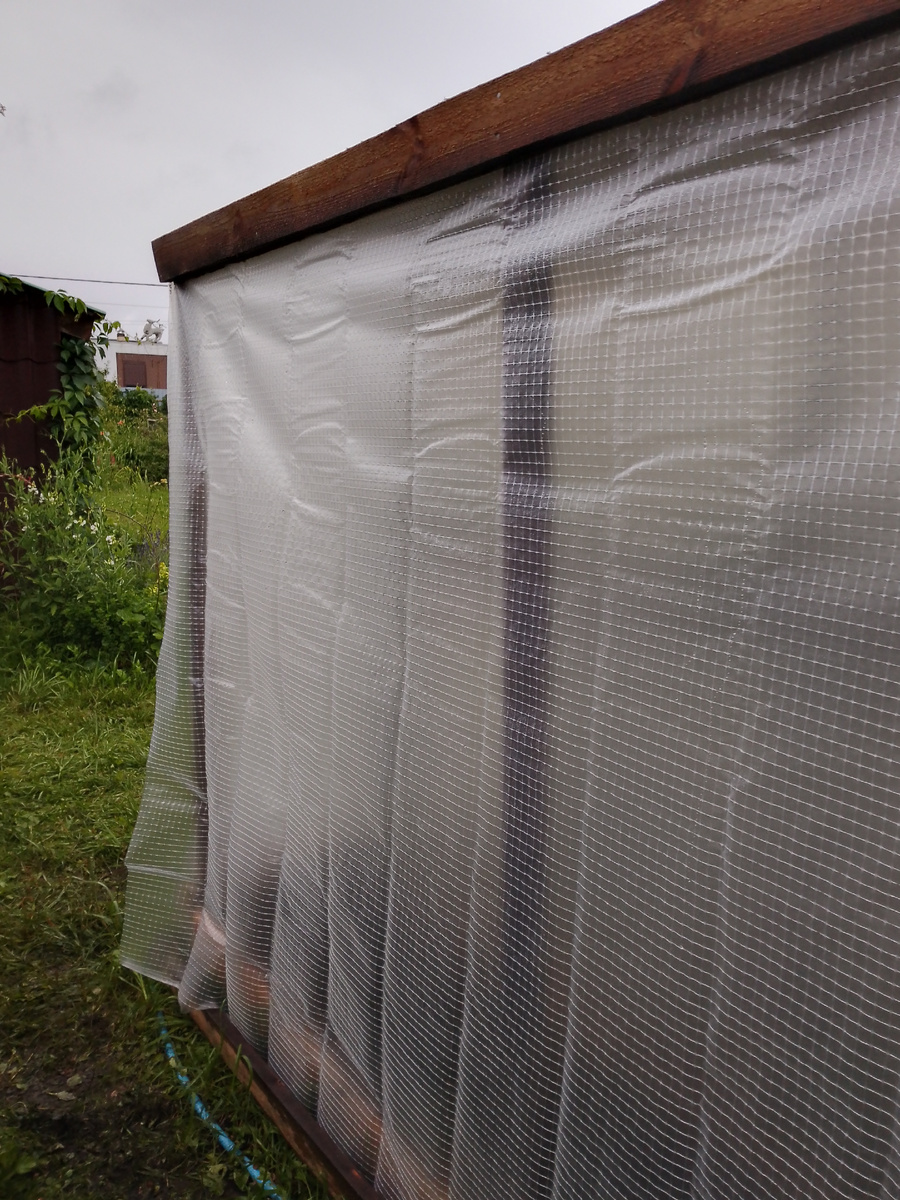 Снизу прикреплена доска