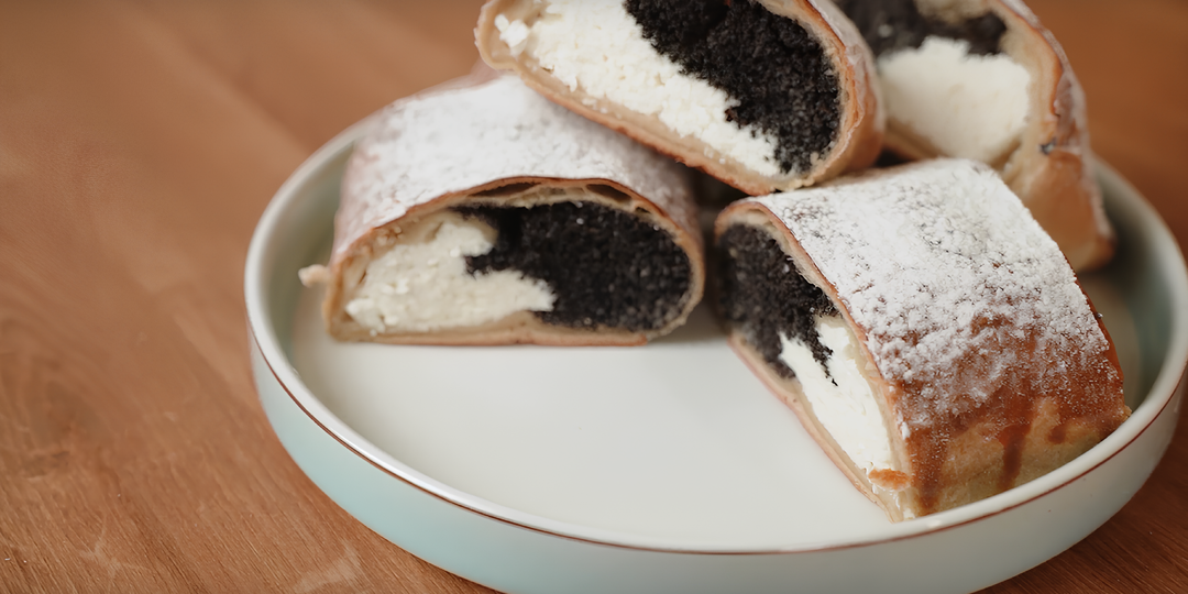 Домашний рулет с маком, творогом и сливочной «Омичкой»