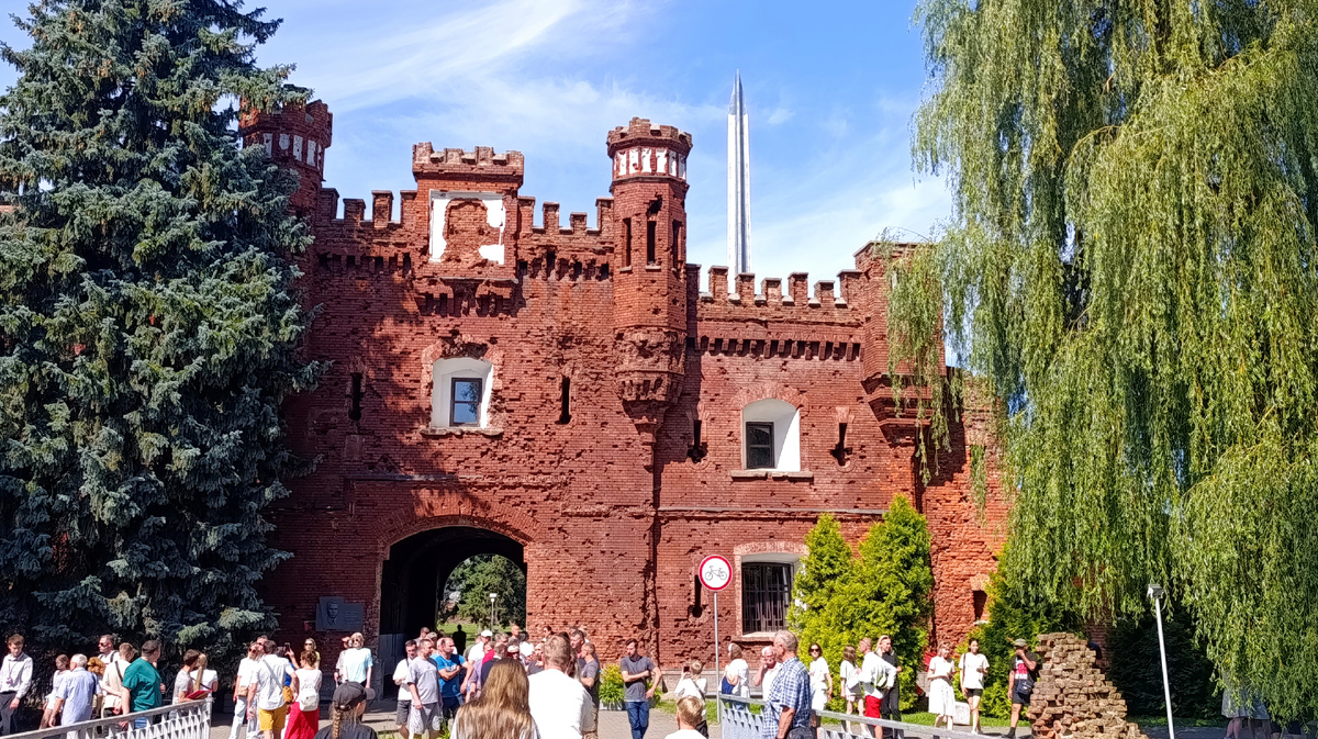 Изрешеченные пулями стены Брестской крепости