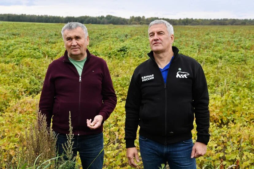    Юрий Бурцев и Артур Парфенчиков. Фото: "Республика"/Оксана Кудряшова