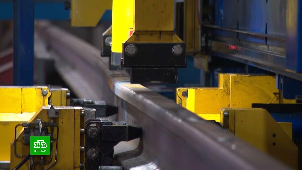    Рельсы для ВСМ начали сваривать в Петербурге