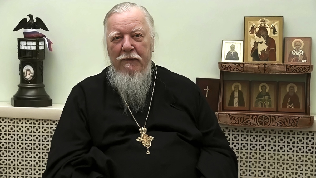 Димитрий Смирнов (07.03.1951 — 21.10.2020 гг.) — протоиерей, церковный и общественный деятель.