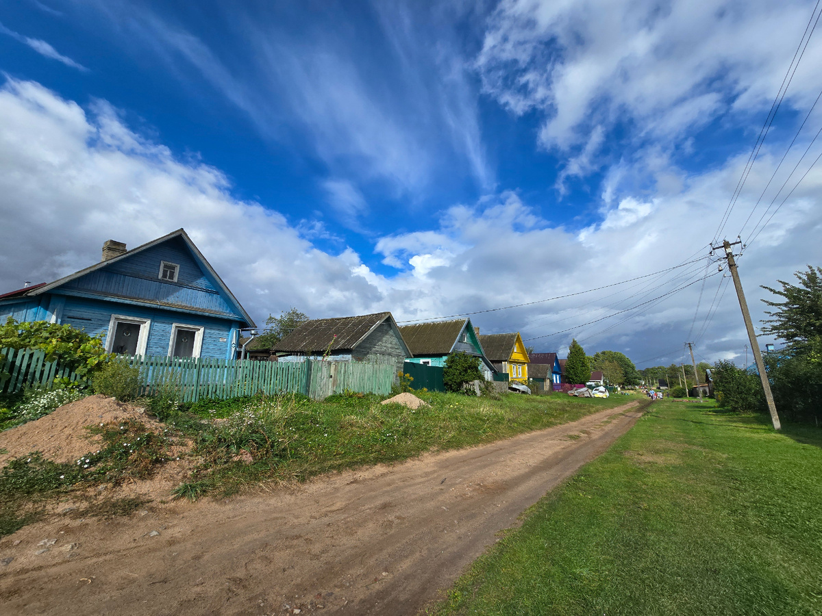 Верхняя улица деревни Остров Залит (Талабск), Псковское озеро