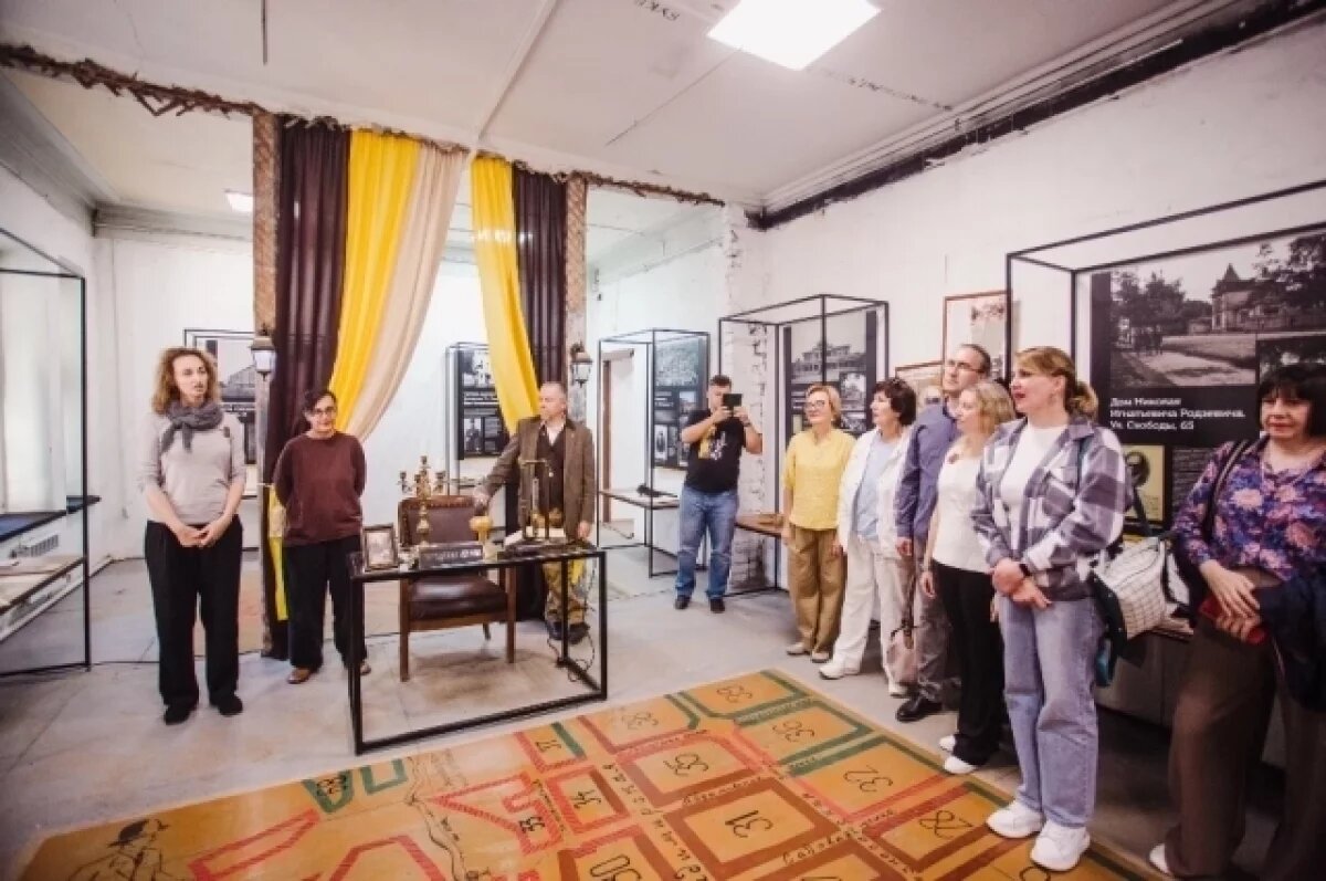    Выставка «Родзевич и другие» – это путеводитель по знаковым и важным местам нашего древнего, но никогда не стареющего города.