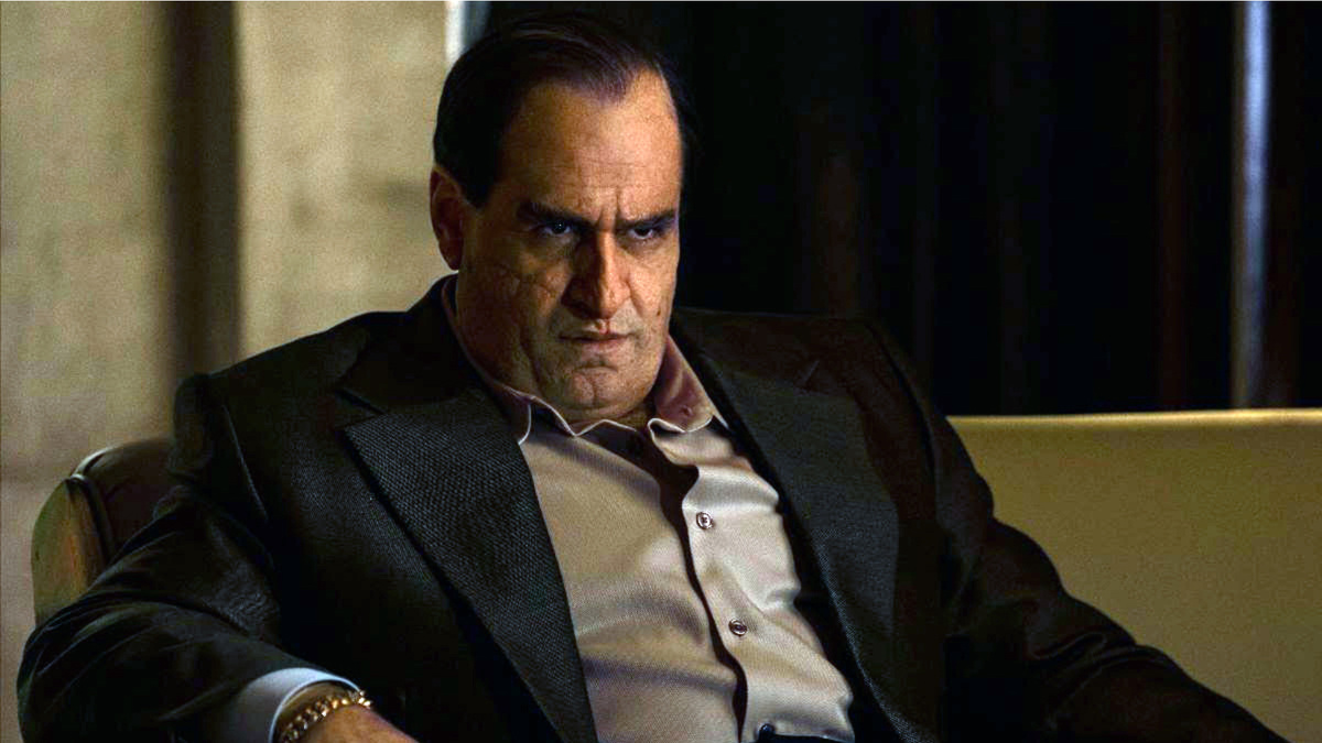 кадр из сериала «Пингвин»