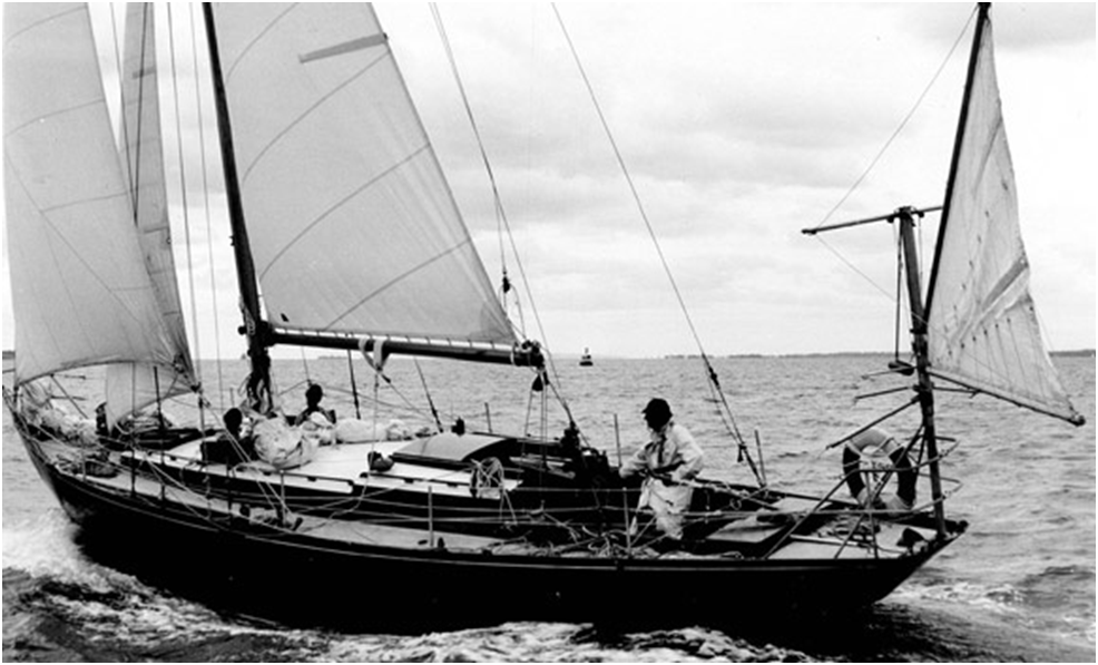 Рис. 2 Яхта Джипси Мот III на которой Френсис Чичестер занял первое место в гонке через Атлантику.