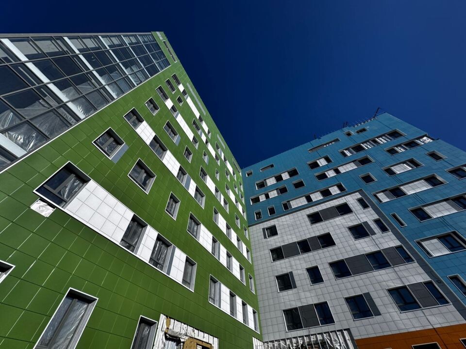    Возведение нового здания Алтайского краевого клинического центра охраны материнства и детства. Источник: Пресс-служба Министерства строительства и ЖКХ Алтайского края