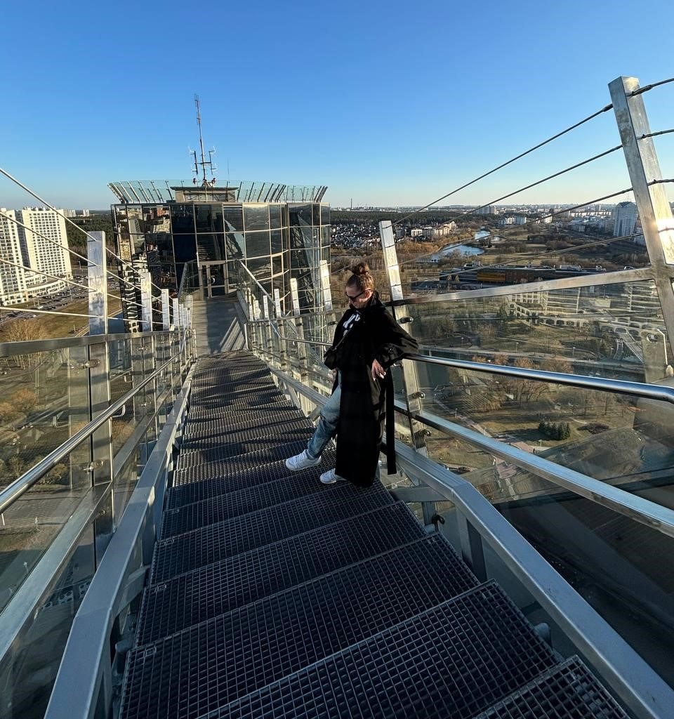 На фото автор Дзен-канала, Ирина Князева, карьерный консультант №1 по мнению ведущего отраслевого сервиса HRTIME