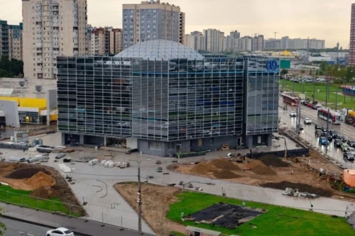    Наземный вестибюль станции «Юго-Западная» в сентябре 2025 года.