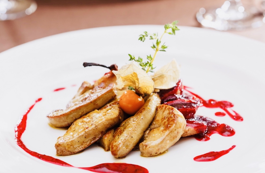 Блюдо высокой кухни Фуа-гра 