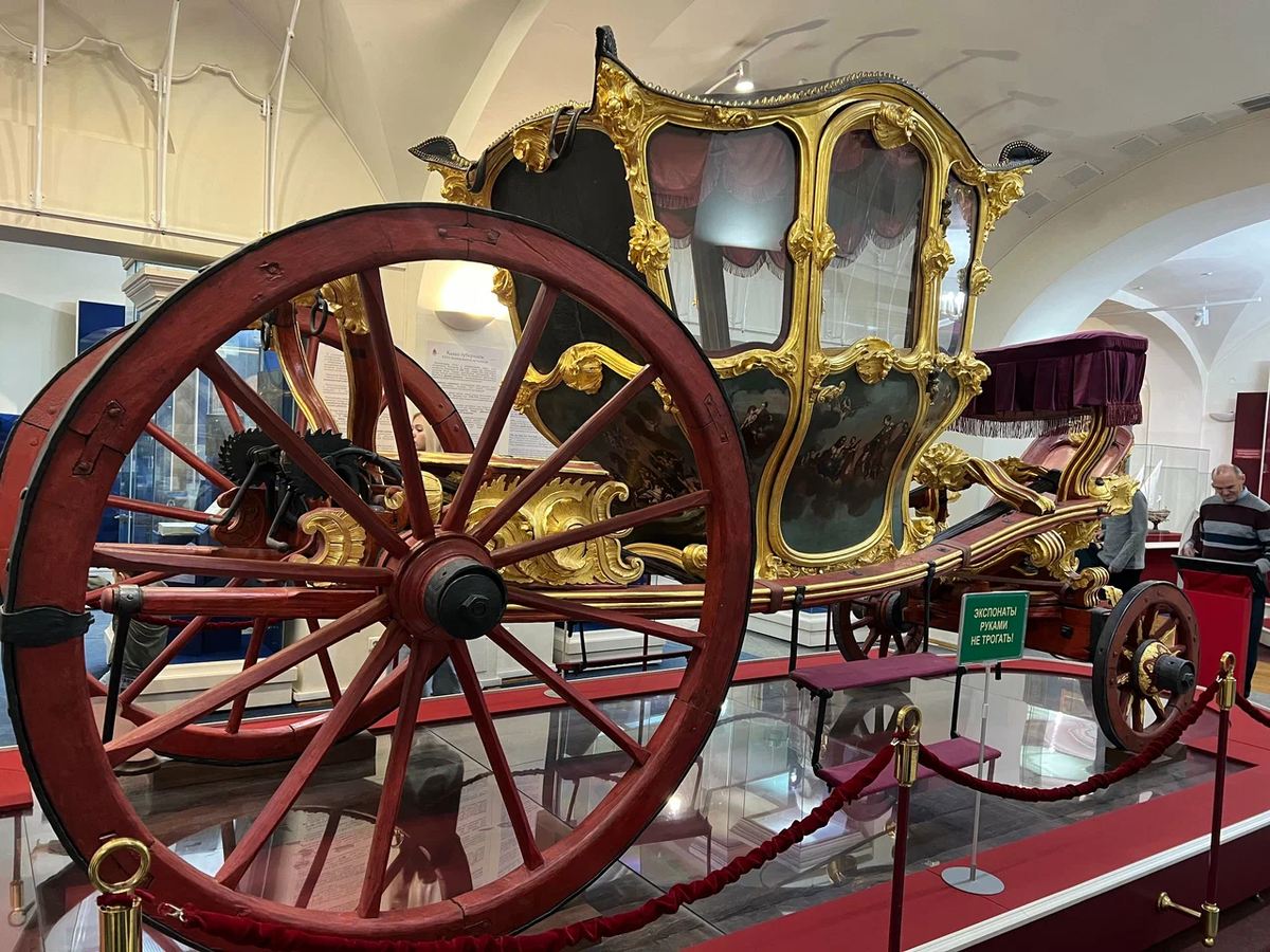 В музее хранится легендарная карета, на которой императрица Екатерина II посещала город в 1767 году. Фото: Елена Гусева / Яндекс Карты