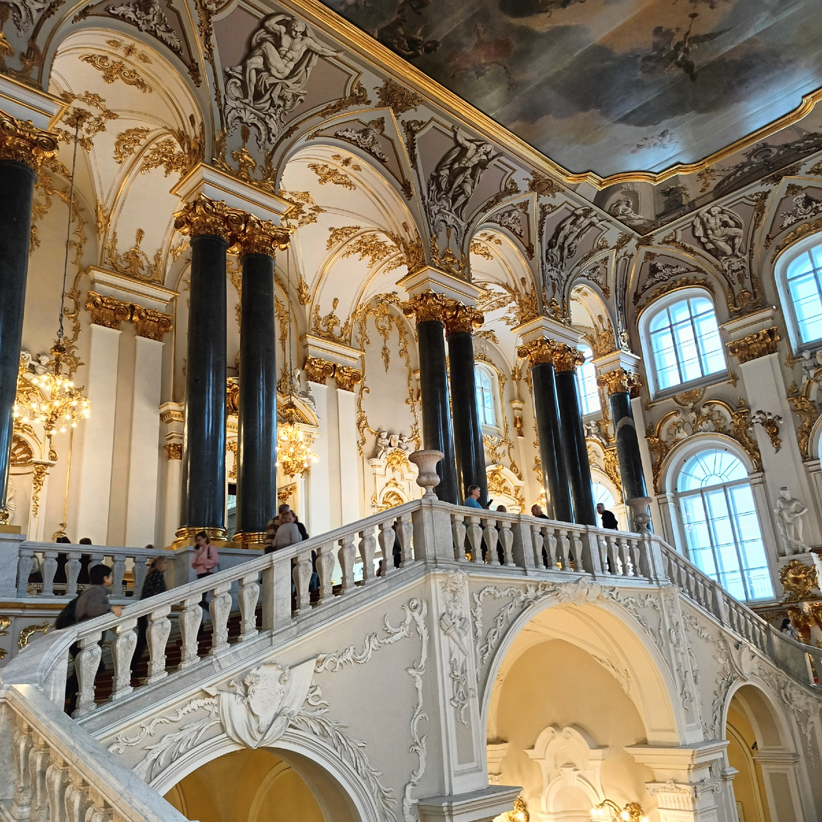 Иорданская лестница Эрмитажа — парадный вход в величие Зимнего дворца. 