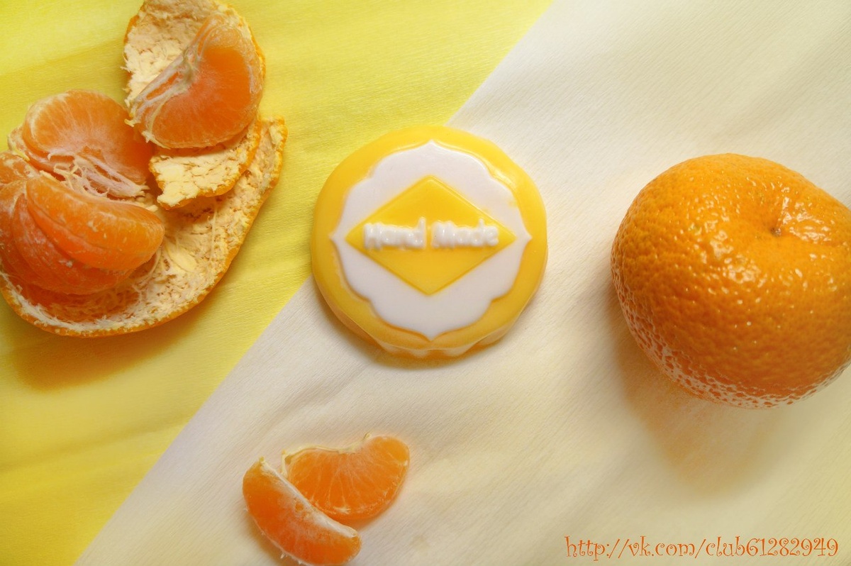 Мыло "Апельсиновое настроение" с сухим козьим молоком, маслом абрикосовых косточек и эфирным масло апельсина, увлажняет успокаивает и питает кожу. Автор мыла и фотографий Корягина Светлана (Корга Арт)