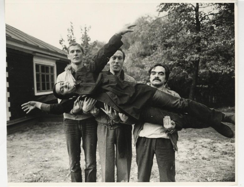 Александр Абдулов, Олег Янковский, Александр Адабашьян и Роман Балаян на съемках фильма «Храни меня, мой талисман»