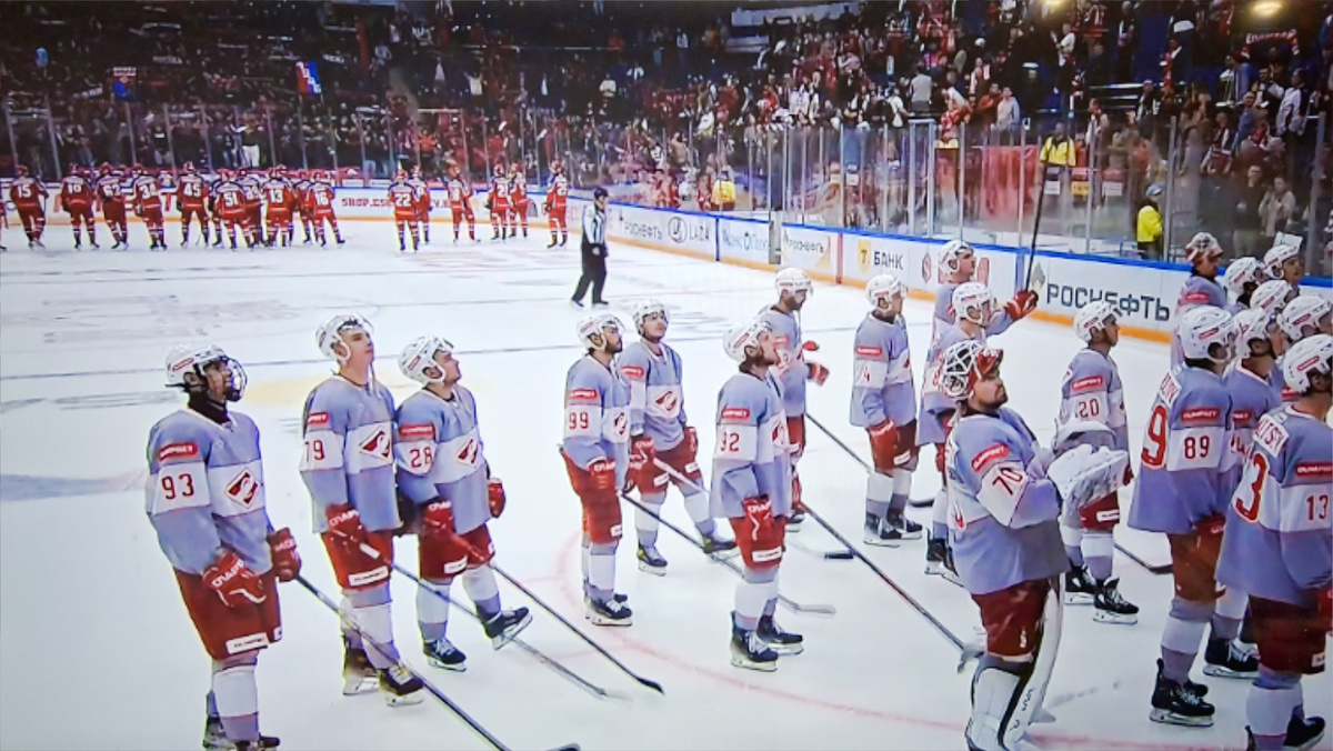 "Спартак" поздравляет своих болельщиков после матча