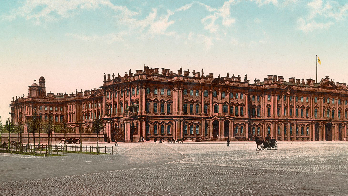 Зимний дворец в Санкт-Петербурге. Строительство началось в 1754 году по указу императрицы Елизаветы Петровны. Источник: https://clck.ru/3PFLmF →