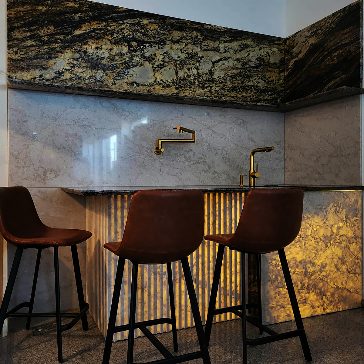 Светопрозрачный кварцевый камень Cygnus Divine (Glencoe) от Quantra Quartz