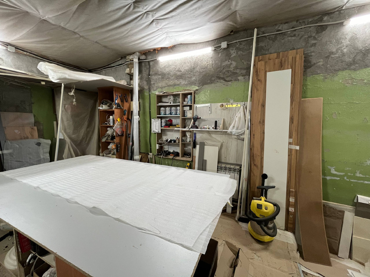 Фото с производства — закулисье, где рождаются кухни и шкафы.