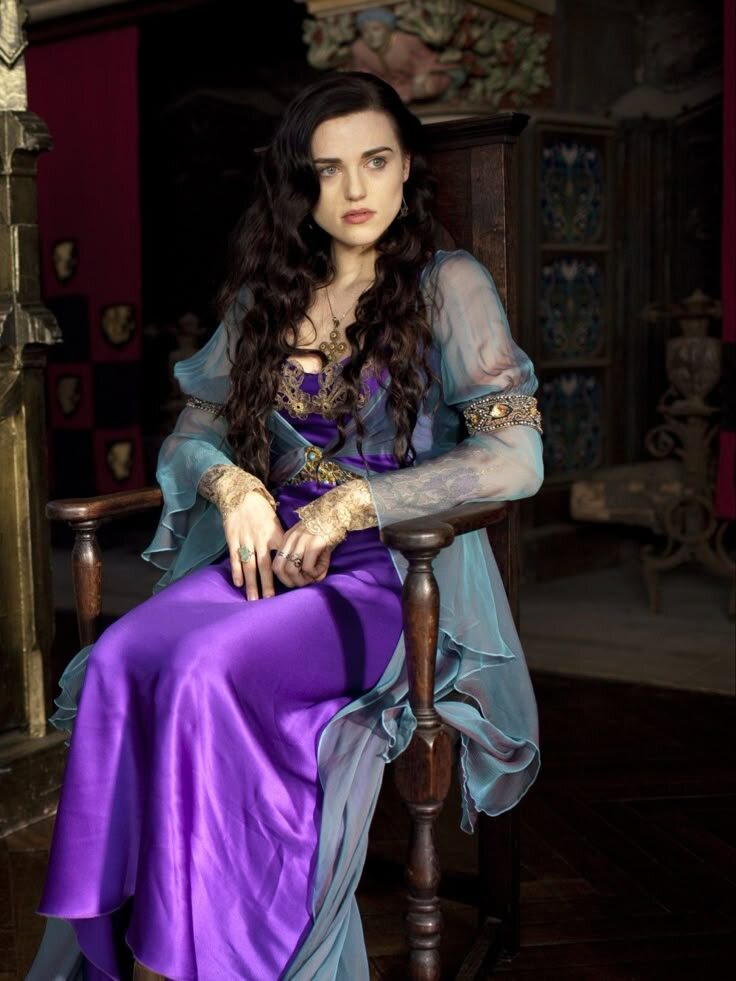 Хранительница успокаивает Ярославу