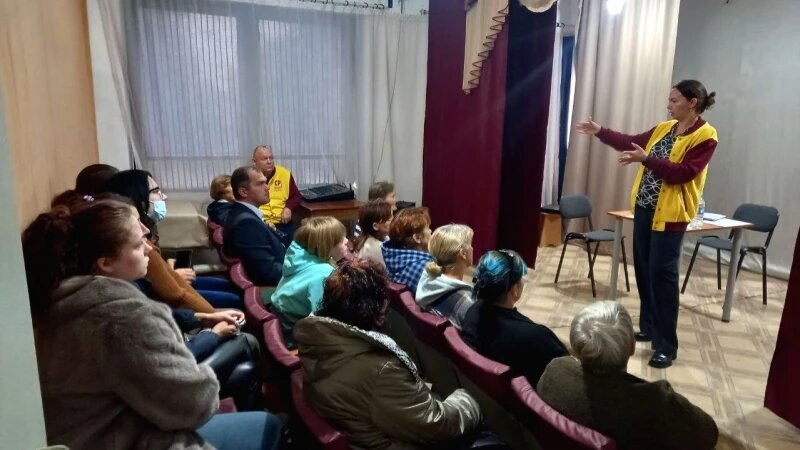     Встреча социалистов с жителями Михайловского района. Фото предоставлено пресс-службой партии «Справедливая Россия — За правду», автор Евгения Инюшова.