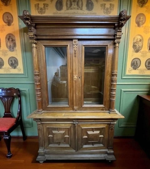 Почему антикварная русская мебель рубежа XIX–XX веков снова на пике?