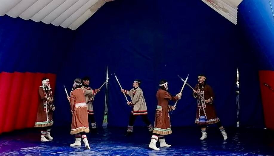 Фото: В Балаганном чтут традиции / телеграм канал губернатора Сергея Носова