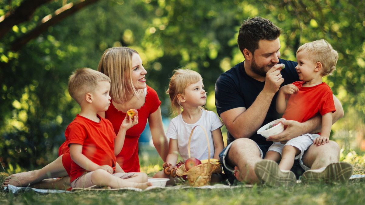    В Югре расширят меры поддержки многодетных семей
