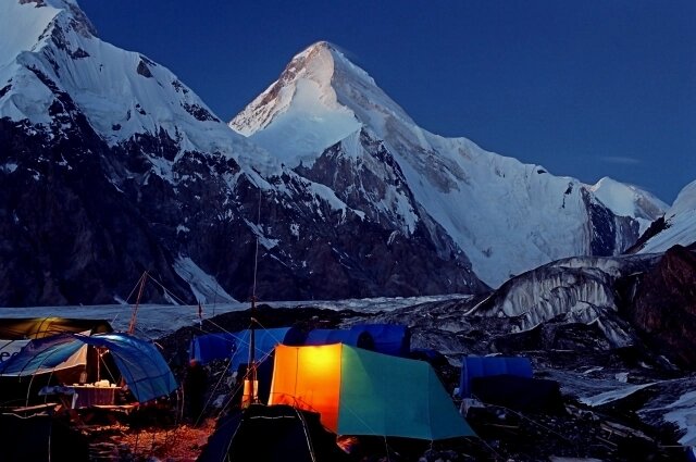    Базовый лагерь на Пике Победы расположен в Южном Иныльчеке. Фото: www.globallookpress.com