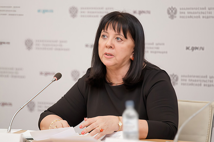    Елена Ведута: «Потеряно управление экономикой, причем во всех странах мира!».   
Фото: ac.gov.ru