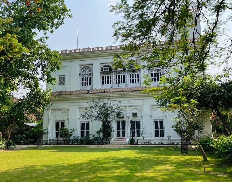 Дом Шри Шайлендры Шармы на Смашане в Говордхане