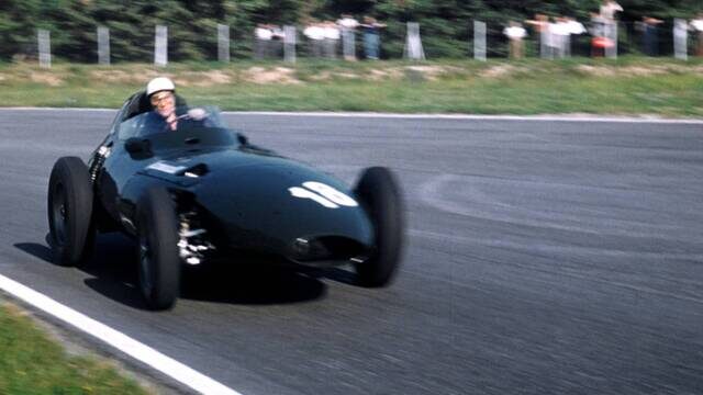 Стирлинг Мосс за рулем Vanwall